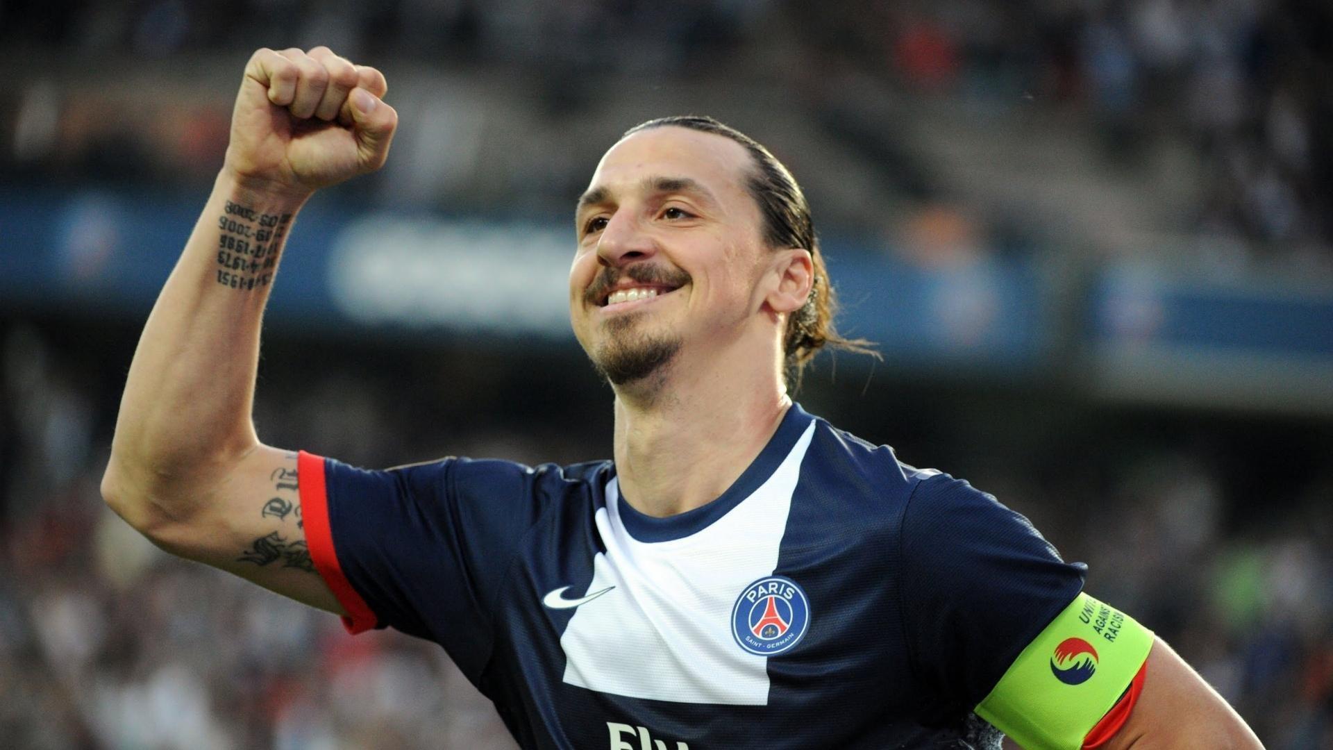 梅西贴地斩直奔死角,第160次远程炮,历史第1,小贝鼓掌