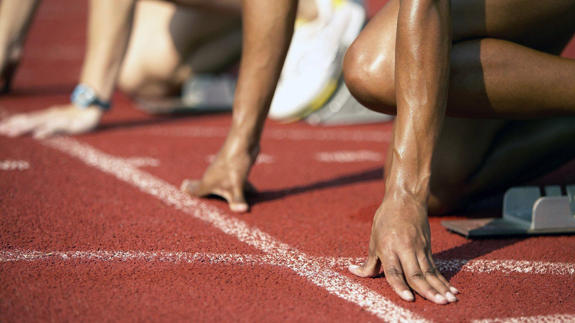 邮报独家，训练场新星穆卡萨闪耀，工作人员盛赞已具一线队风范